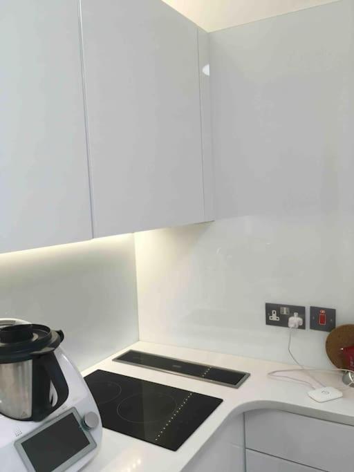 Newly Refurbished 2-Bedroom Flat In Notting Hill London Exterior photo